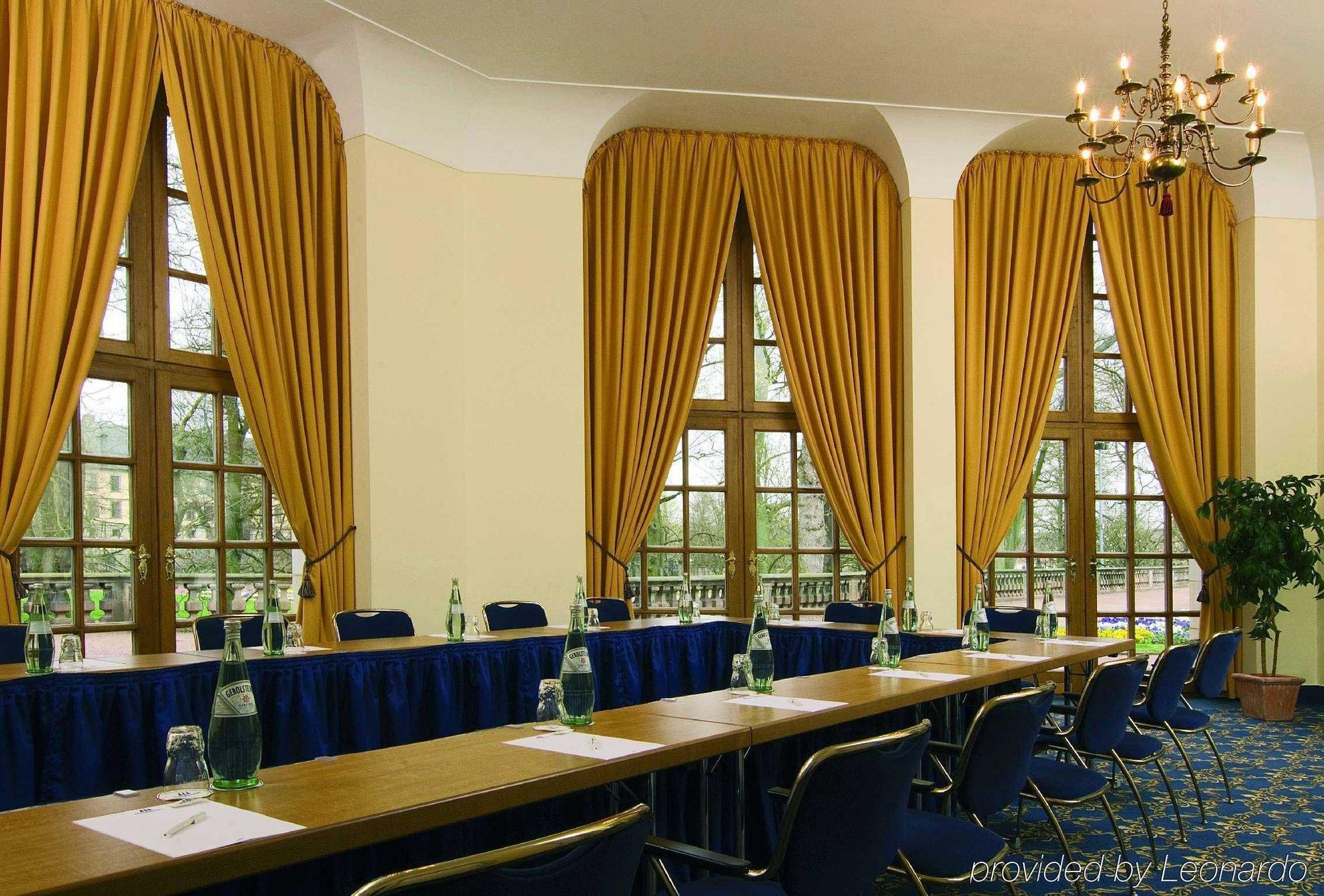 Hotel Maritim Am Schlossgarten 4*
