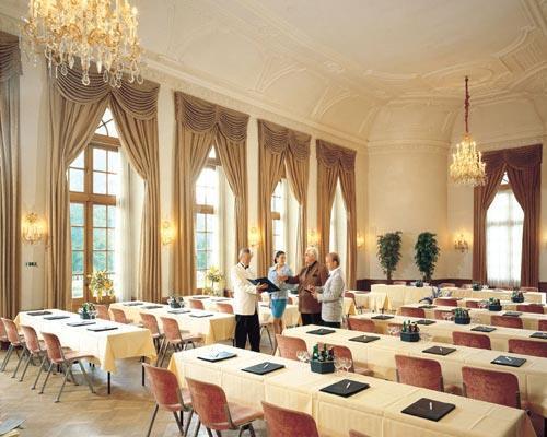 Maritim Am Schlossgarten Отель 4*
